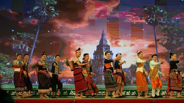 Nồng ấm đêm hội VHTTDL các dân tộc thiểu số vùng biên giới Việt- Lào - ảnh 6