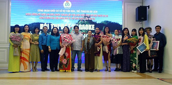 Họp mặt và hội thi hát Karaoke kỷ niệm 90 năm Ngày thành lập Hội LHPN Việt Nam - ảnh 2