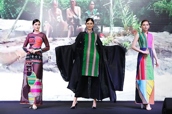 Fashion show Thổ cẩm 