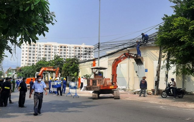 Khánh Hòa: Cưỡng chế 24 công trình xây dựng trái phép tại Đồng Muối 2 - ảnh 1