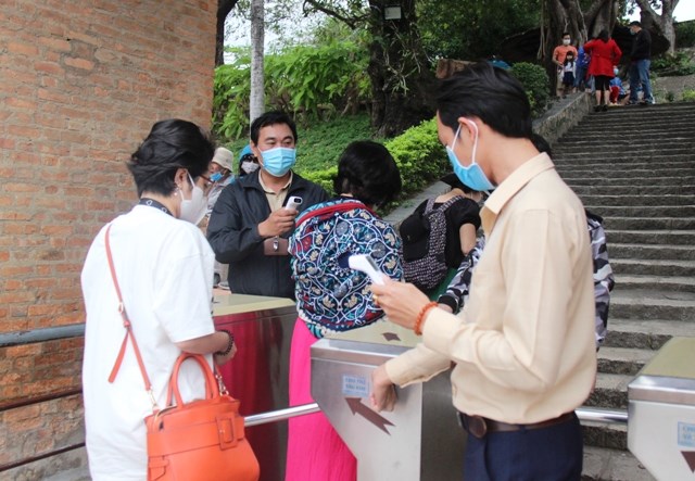 Khánh Hòa: Tăng cường phòng, chống dịch Covid-19 các điểm vui chơi du lịch dịp Tết - ảnh 1