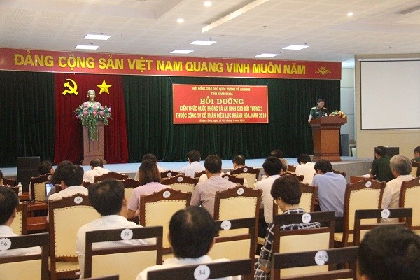 PC Khánh Hòa: Bồi dưỡng kiến thức quốc phòng, an ninh cho 194 cán bộ, công nhân viên - ảnh 1