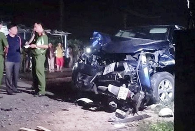 Phú Yên: Xe bán tải gây tai nạn liên hoàn, 7 người thương vong - ảnh 1