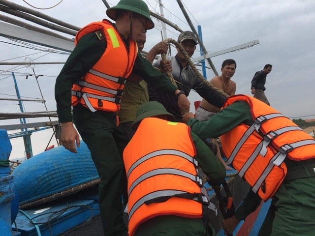 Phú Yên: Sơ tán 10.000 hộ dân vùng nguy hiểm trước bão số 6 - ảnh 3