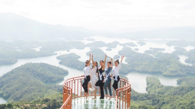 Top 32 thí sinh Miss Tourism Vietnam 2020 trải nghiệm tại Vườn quốc gia Tà Đùng - ảnh 2