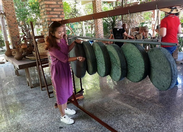 Phát huy giá trị di sản văn hóa thu hút khách du lịch ở Ninh Thuận: Khó chồng lên khó - ảnh 2