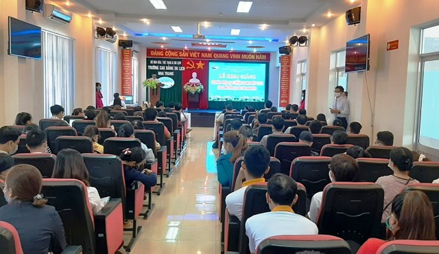 Khánh Hòa:  Đào tạo nhân lực du lịch, nâng cao chất lượng dịch vụ sau đại dịch - ảnh 2