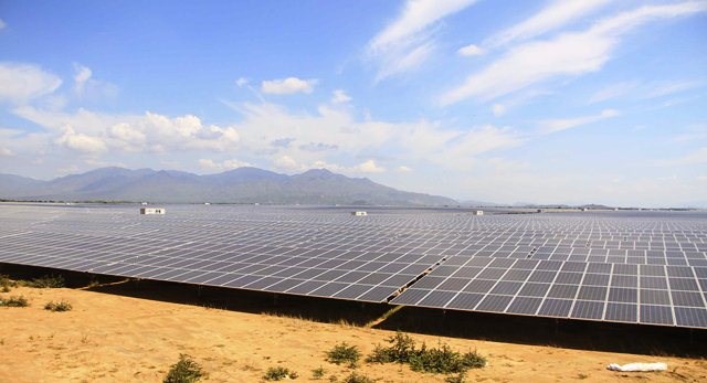 Ninh Thuận: Nhà máy điện mặt trời lớn nhất Đông Nam Á hòa lưới điện quốc gia - ảnh 2