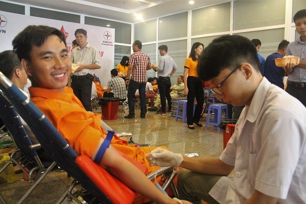 PC Khánh Hòa: Tổ chức chương trình hiến máu nhân đạo “Tuần lễ hồng EVN” - ảnh 1
