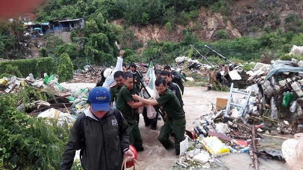 Khánh Hòa: Nỗ lực hỗ trợ người dân sau mưa lũ - ảnh 2