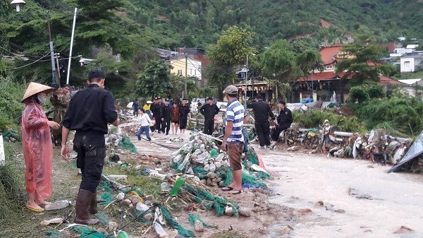 Khánh Hòa: Nỗ lực hỗ trợ người dân sau mưa lũ - ảnh 5