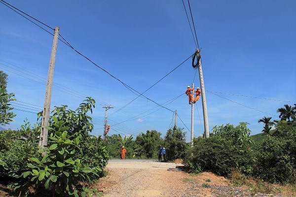 PC Khánh Hòa: Tăng cường đảm bảo an toàn lưới điện tại thôn nghèo - ảnh 1