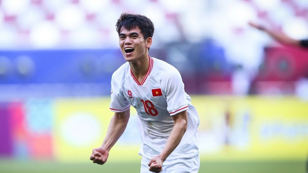 Khuất Văn Khang thể hiện tài đá phạt bằng cú sút tuyệt đẹp vào lưới U23 Malaysia