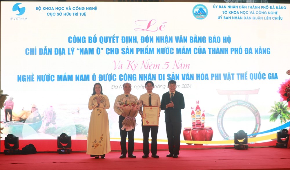 Đà Nẵng có chỉ dẫn địa lý đầu tiên cho sản phẩm nước mắm Nam Ô - ảnh 1