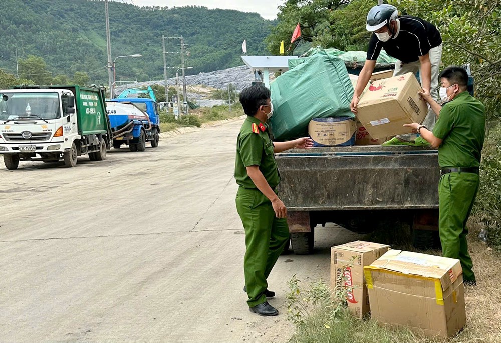 Đà Nẵng:  Tiêu hủy gần 10.000 bánh Trung thu trôi nổi - ảnh 1