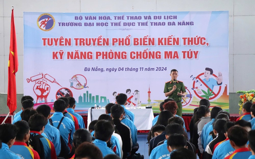 Trường Đại học Thể dục thể thao Đà Nẵng tuyên truyền phòng chống ma túy học đường - ảnh 1