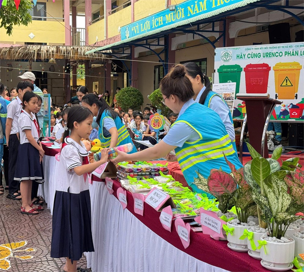 Học sinh Đà Nẵng hình thành thói quen phân loại rác, bảo vệ môi trường xanh - ảnh 1