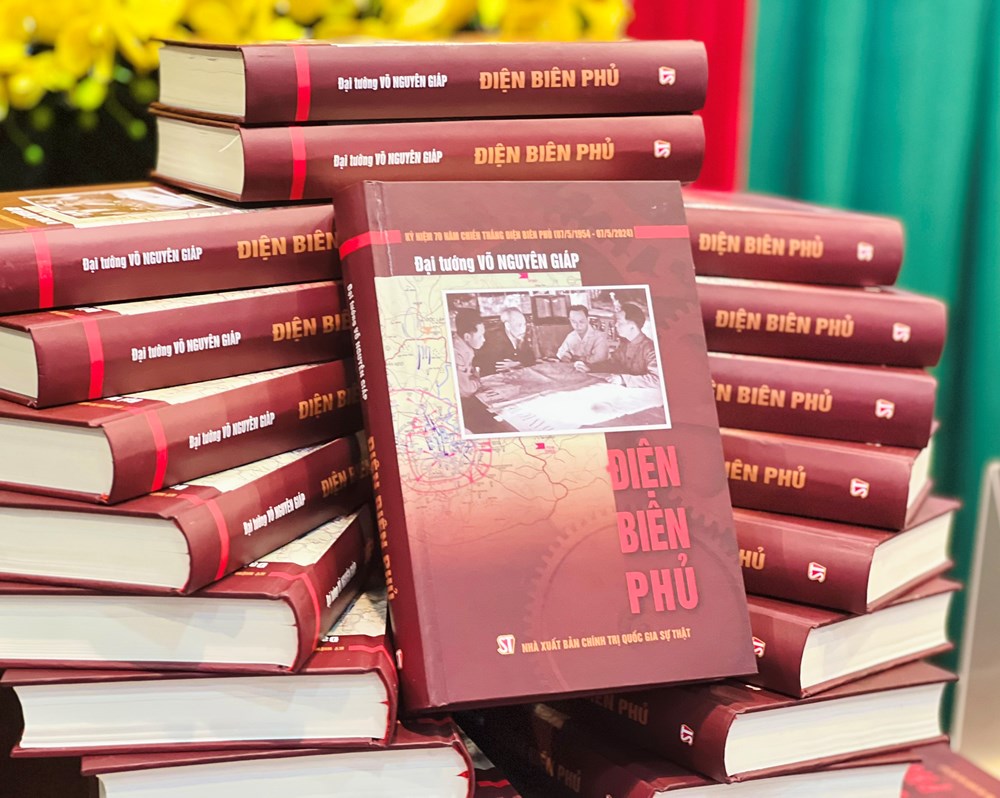 Ra mắt sách “Điện Biên Phủ” của Đại tướng Võ Nguyên Giáp - ảnh 1