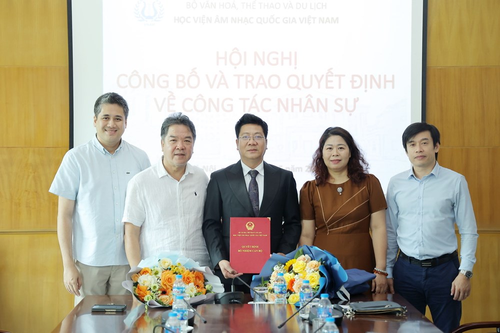 TS.NSND Quốc Hưng nhận Quyết định Phó Giám đốc phụ trách Học viện Âm nhạc Quốc gia Việt Nam - ảnh 2