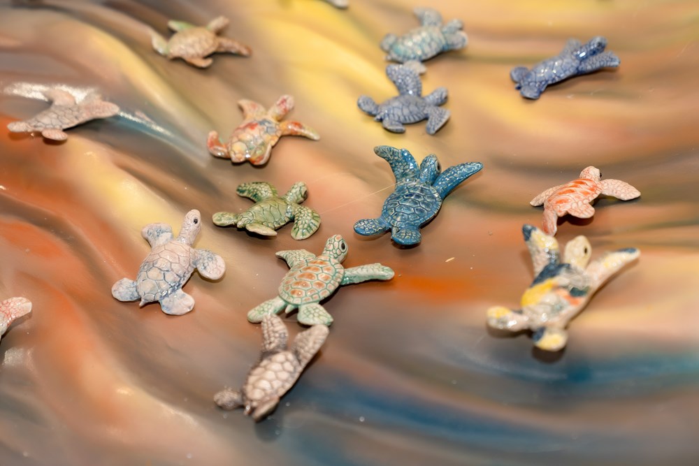 1.001 rùa biển bằng gốm được trưng bày tại triển lãm “Phiêu” - ảnh 5