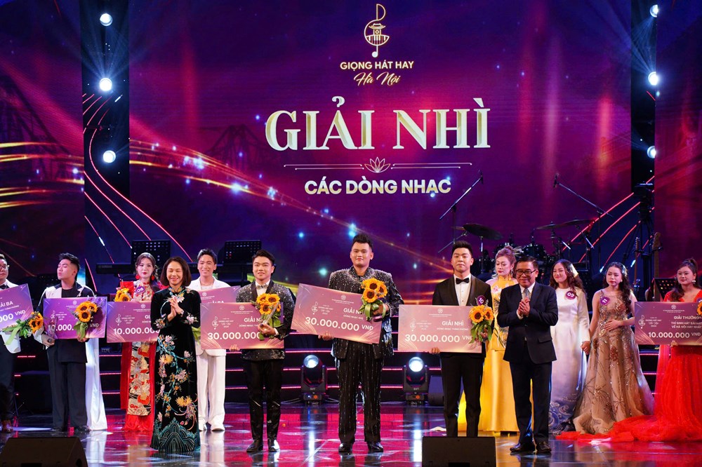 Bùi Huyền Trang và Nguyễn Thị Thùy Linh giành giải Nhất cuộc thi “Giọng hát hay Hà Nội 2024” - ảnh 3