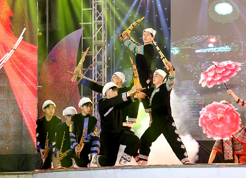 Festival Khèn Mông và Lễ hội hoa Tớ dày trên vùng đất Mù Cang Chải - ảnh 4