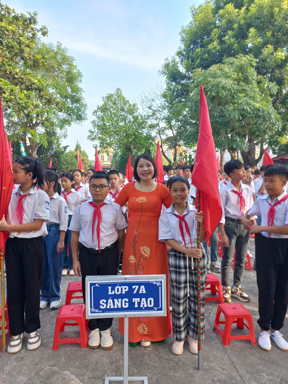 Hơn 23 triệu học sinh cả nước chào đón năm học mới - ảnh 4