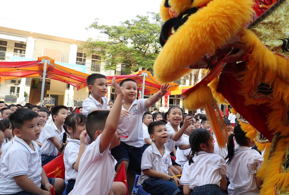 Hơn 23 triệu học sinh cả nước chào đón năm học mới - ảnh 6