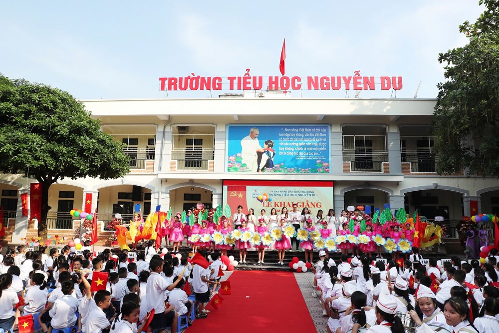 Hơn 23 triệu học sinh cả nước chào đón năm học mới - ảnh 1