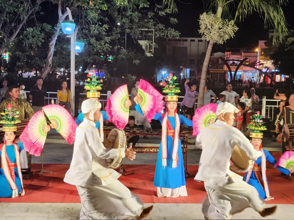 Ninh Thuận đón 150.000 lượt khách du lịch dịp nghỉ lễ 30.4 và 1.5 - ảnh 3