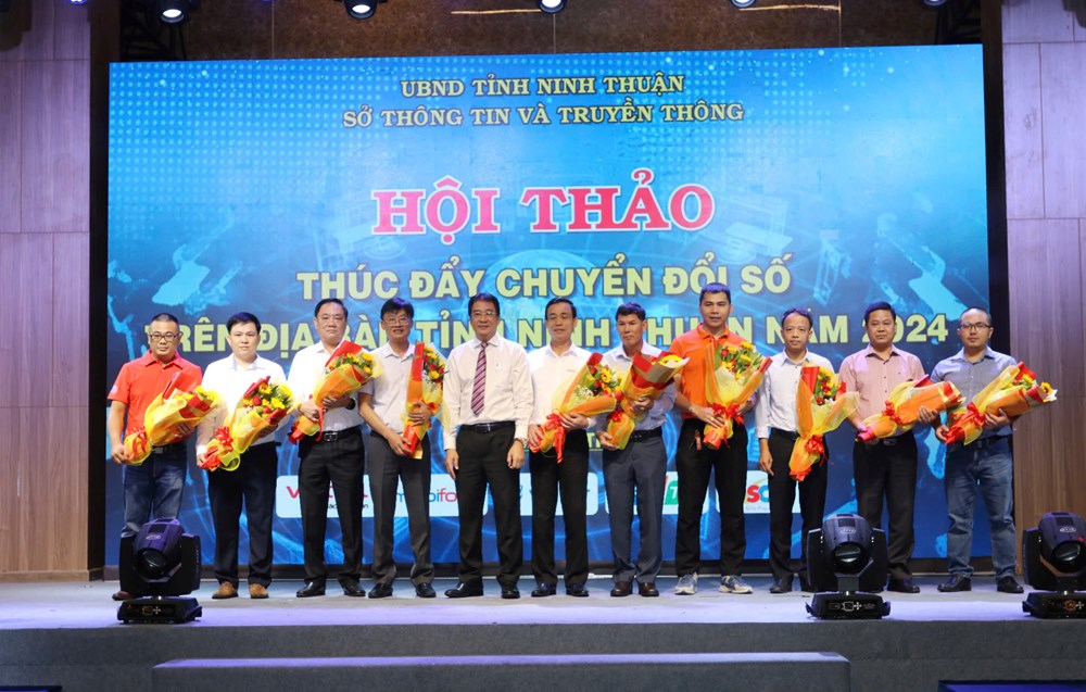 Đẩy mạnh chuyển đổi số để phát triển kinh tế, xã hội - ảnh 5