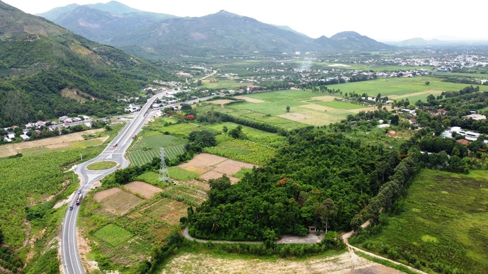 Bài 1 - Xây dựng tour du lịch 