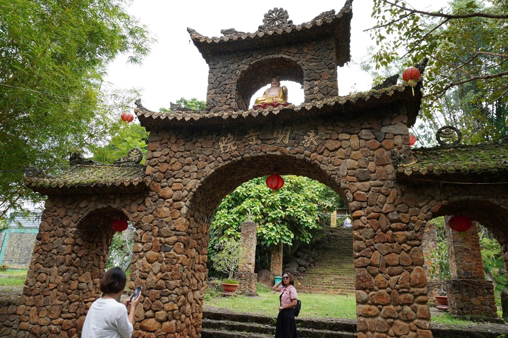 Làng chùa Đại Ninh hút khách du lịch tâm linh - ảnh 2