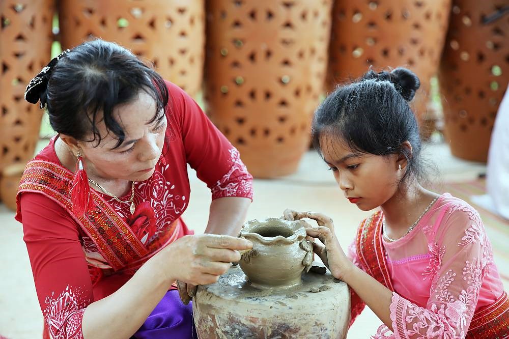 Tâp trung nguồn lực đầu tư, phát triển làng gốm Bàu Trúc - ảnh 1