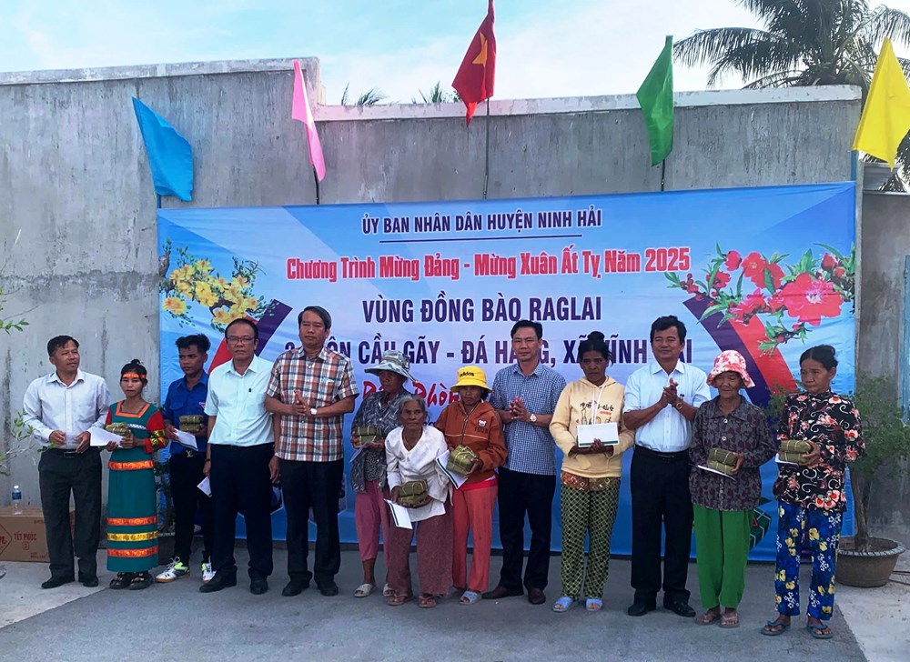 Đồng bào Raglai vui Xuân, đón Tết - ảnh 1
