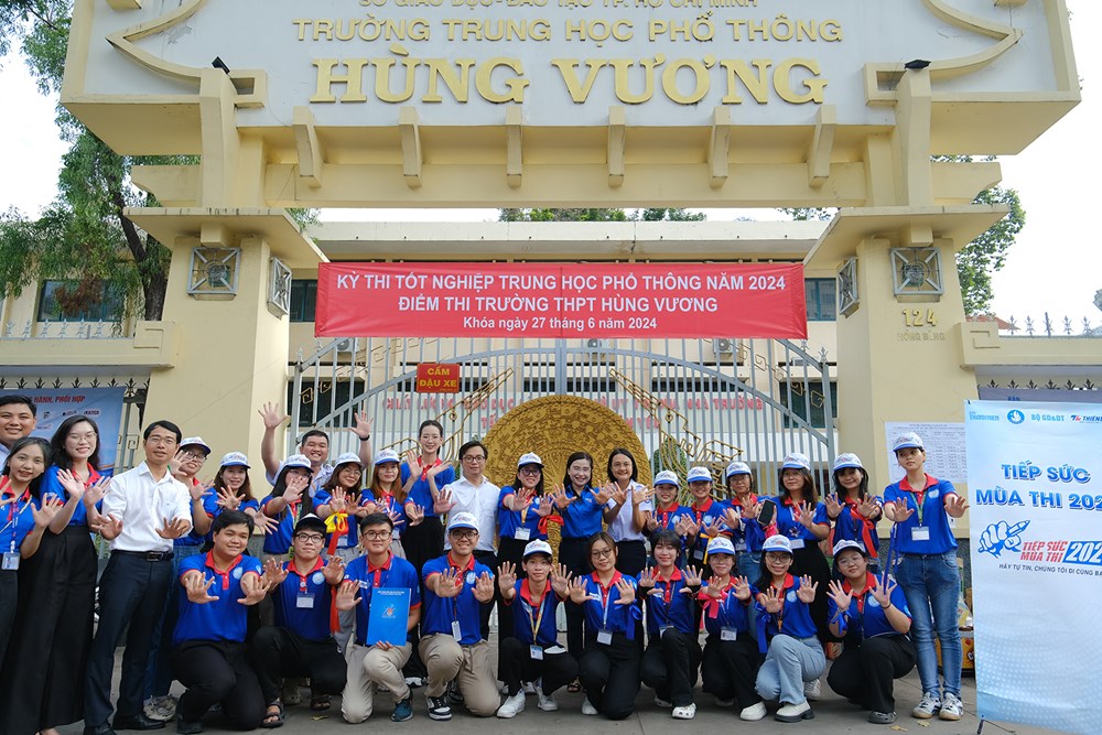 TP.HCM: Sinh viên tình nguyện hỗ trợ thí sinh tại 162 điểm thi - ảnh 1