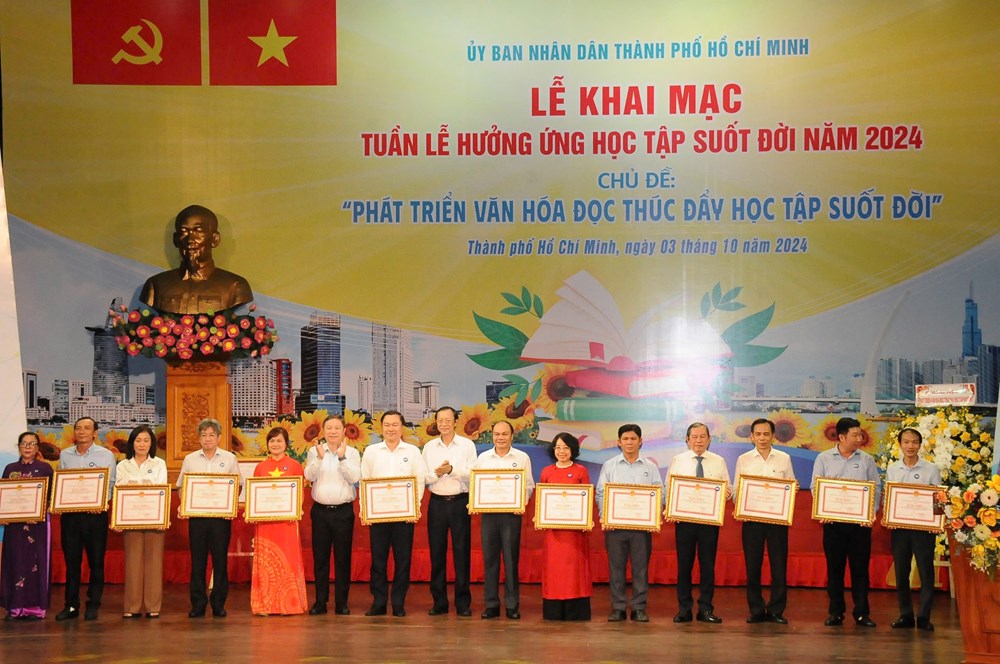 Khai mạc Tuần lễ hưởng ứng học tập suốt đời năm 2024 - ảnh 1