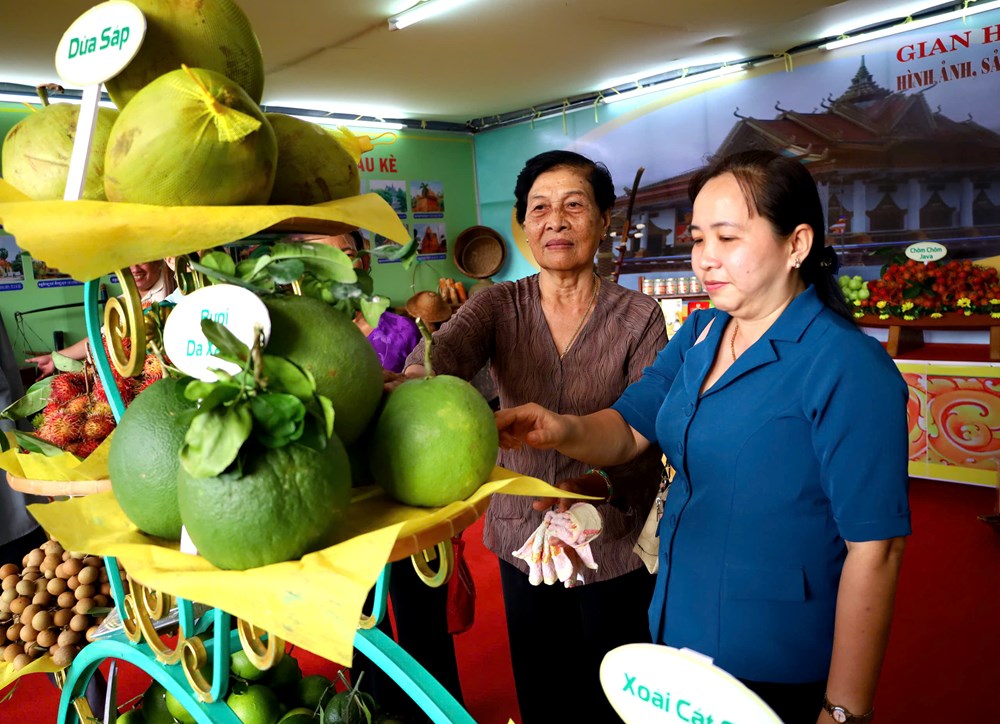 Triển lãm các sản phẩm đặc trưng của đồng bào dân tộc Khmer  - ảnh 3