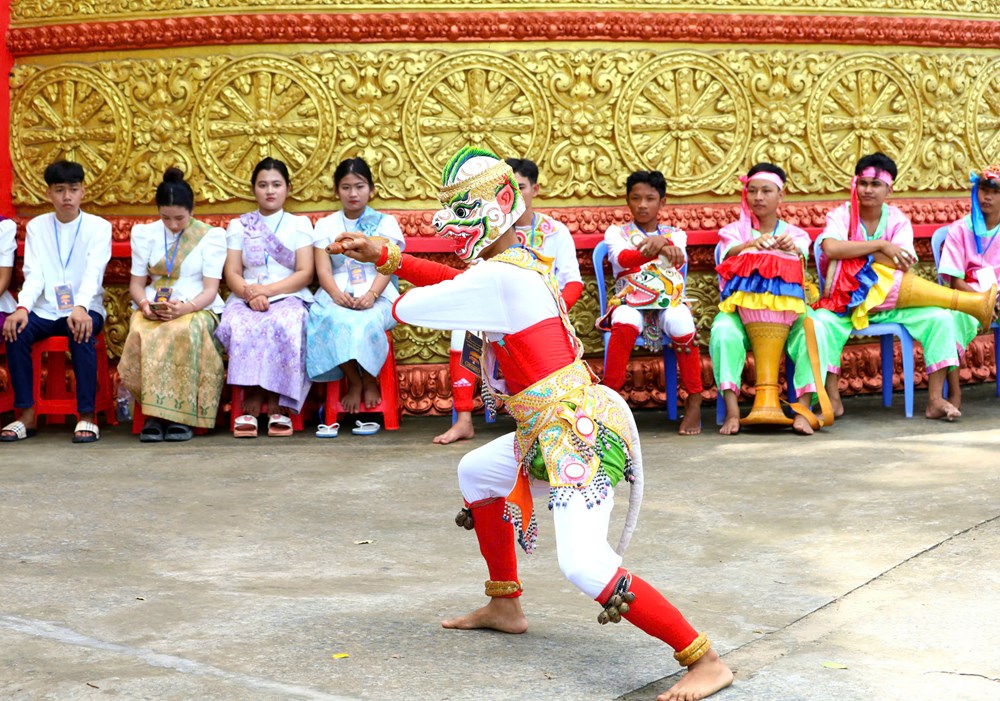 Đa dạng hoạt động tại Tuần lễ Văn hóa, Du lịch gắn với Lễ hội Ok Om Bok năm 2024 - ảnh 3