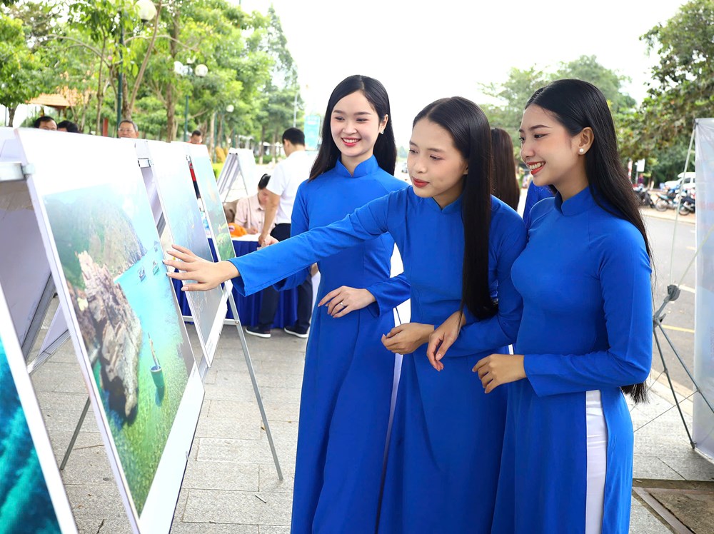 Trưng bày ảnh du lịch Quy Nhơn–Bình Định tại TP Cần Thơ - ảnh 4