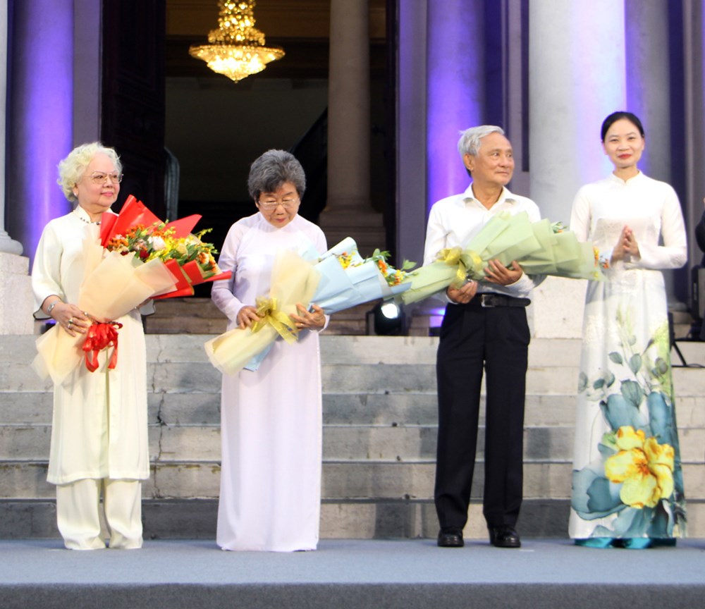 Xúc động chương trình “Sáng mãi ngọn lửa Trần Văn Ơn” - ảnh 4