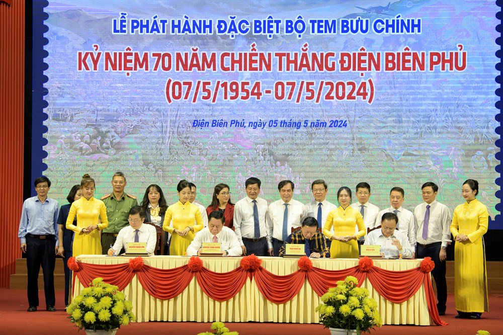 Trung tâm Báo chí Lễ kỷ niệm 70 năm Chiến thắng Điện Biên Phủ hoạt động sôi nổi - ảnh 6