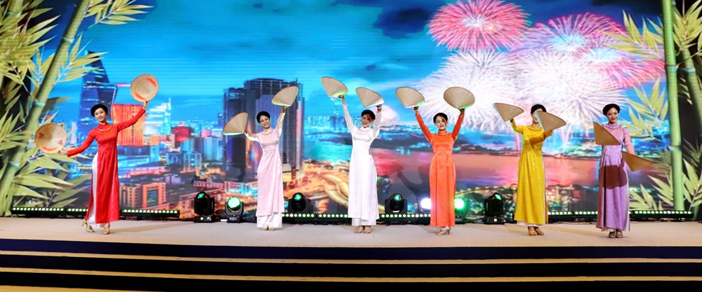 Thủ tướng Phạm Minh Chính: Nâng tầm hợp tác văn hoá, du lịch Việt - Hàn - ảnh 7