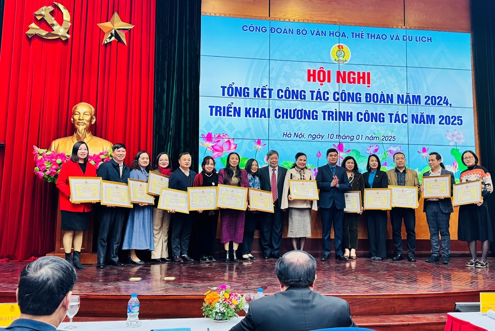 Đẩy mạnh công tác chăm lo, bảo vệ người lao động - ảnh 8