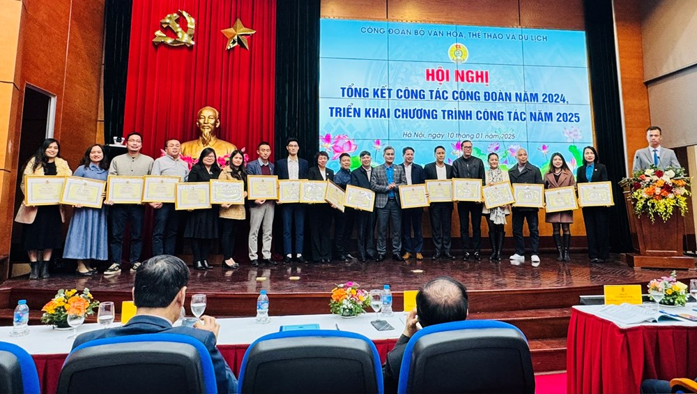 Đẩy mạnh công tác chăm lo, bảo vệ người lao động - ảnh 9