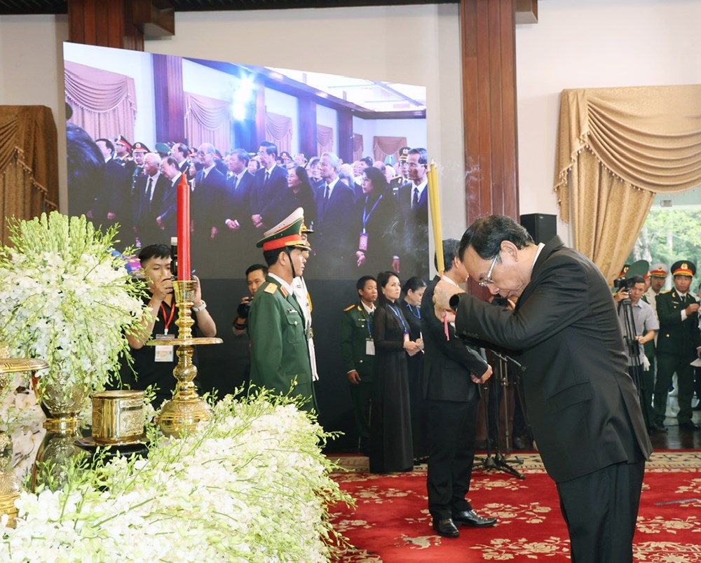 Xúc động Lễ viếng Tổng Bí thư Nguyễn Phú Trọng tại Hội trường Thống Nhất - ảnh 1