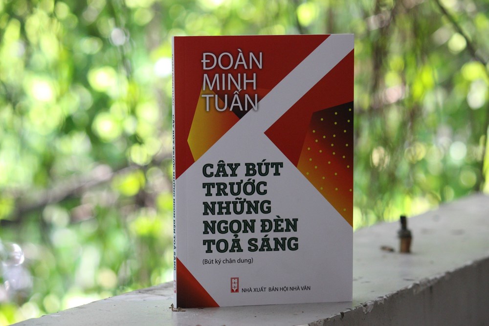 Nguyên Phó Tổng Biên tập Báo Văn Hóa ra sách mới ở tuổi 92 - ảnh 2