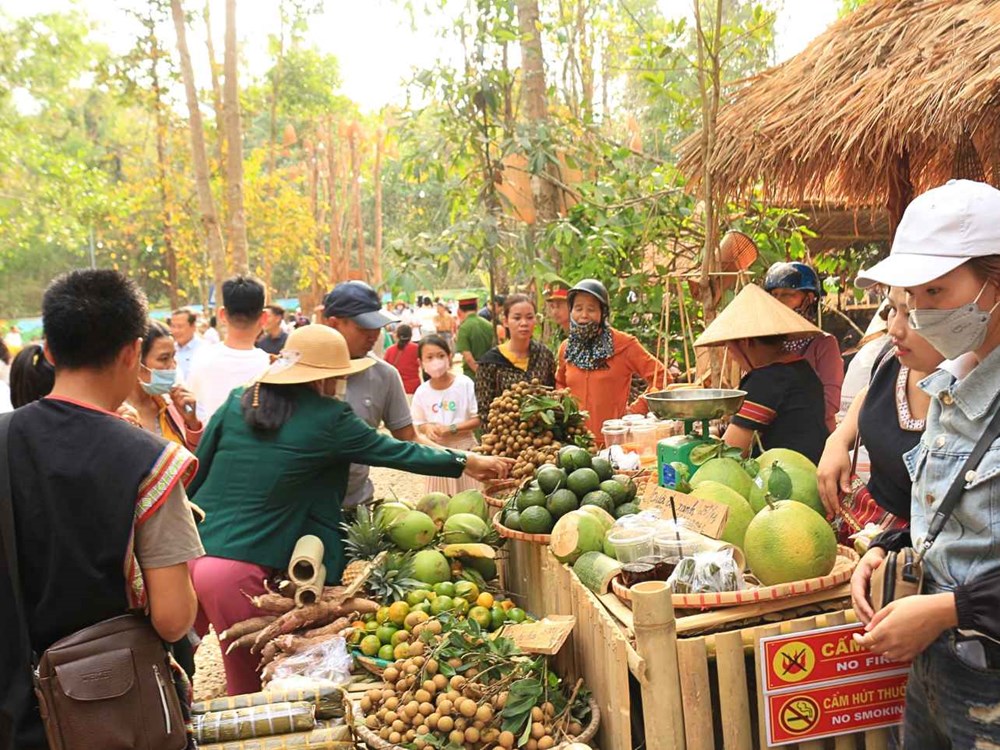 Khai mạc Tuần lễ Văn hóa – Du lịch gắn với Phiên chợ Nông nghiệp sạch huyện Đăk Hà năm 2024 - ảnh 3