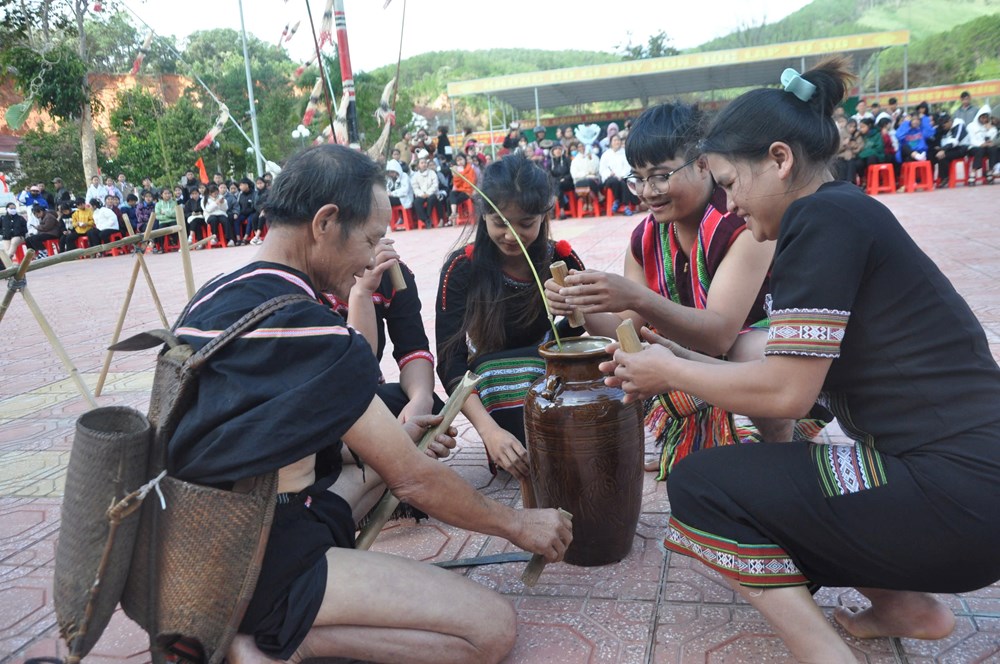 Kon Tum: Khai mạc Hội thi cồng chiêng, xoang huyện Tu Mơ Rông  - ảnh 3