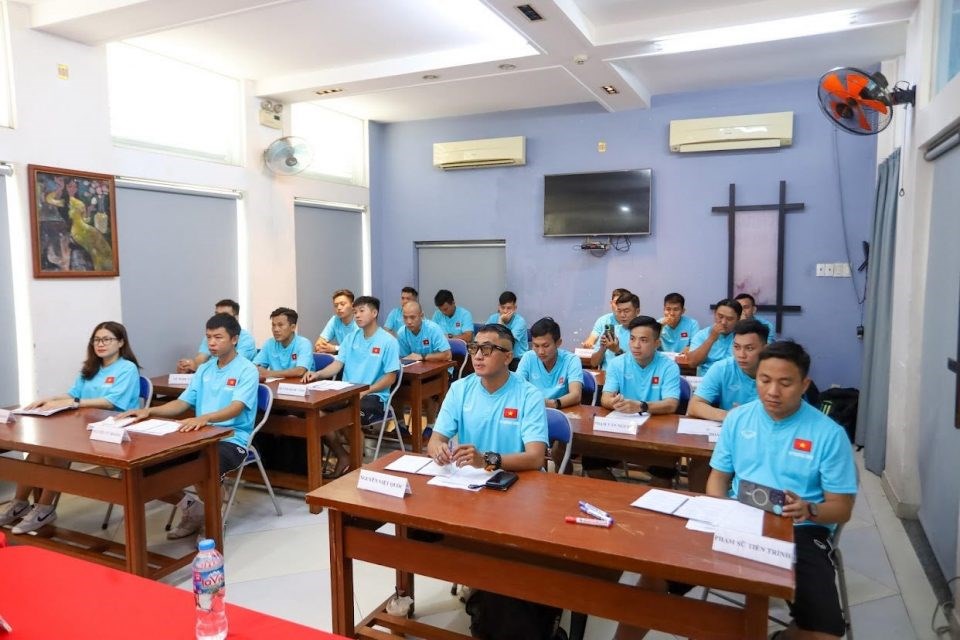 20 học viên tham dự khoá đào tạo HLV Futsal cấp 1 AFC 2024 - ảnh 1
